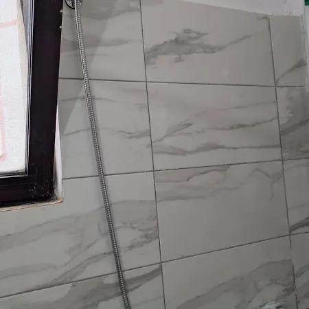 Kastriotet-hotel 아파트호텔 Lezhë